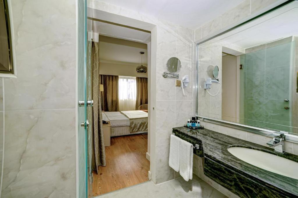 Jasmine Court Hotel Kyrenia  Esterno foto