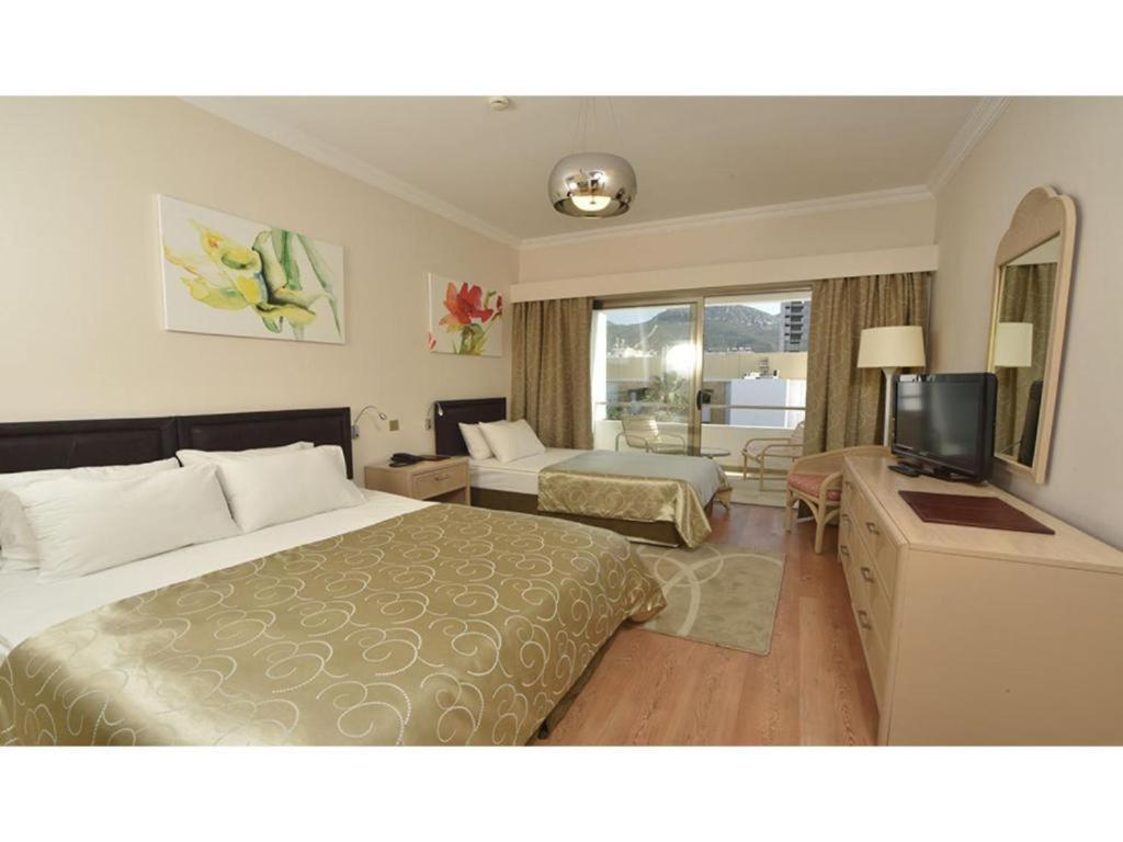 Jasmine Court Hotel Kyrenia  Camera foto