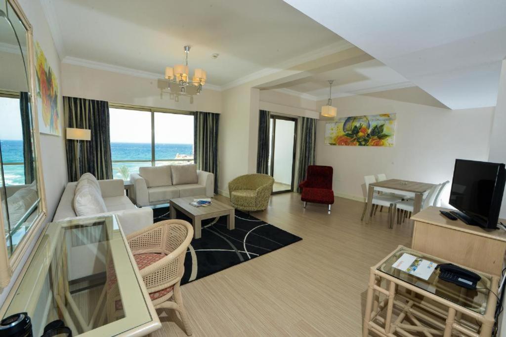 Jasmine Court Hotel Kyrenia  Esterno foto