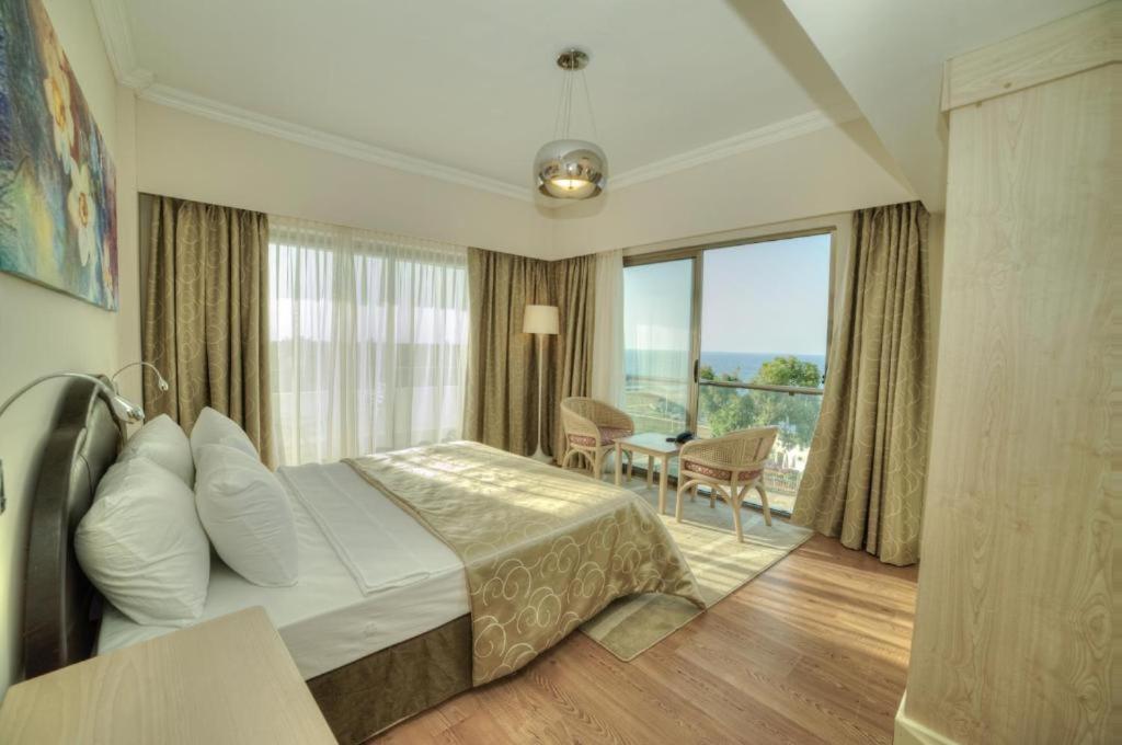 Jasmine Court Hotel Kyrenia  Esterno foto