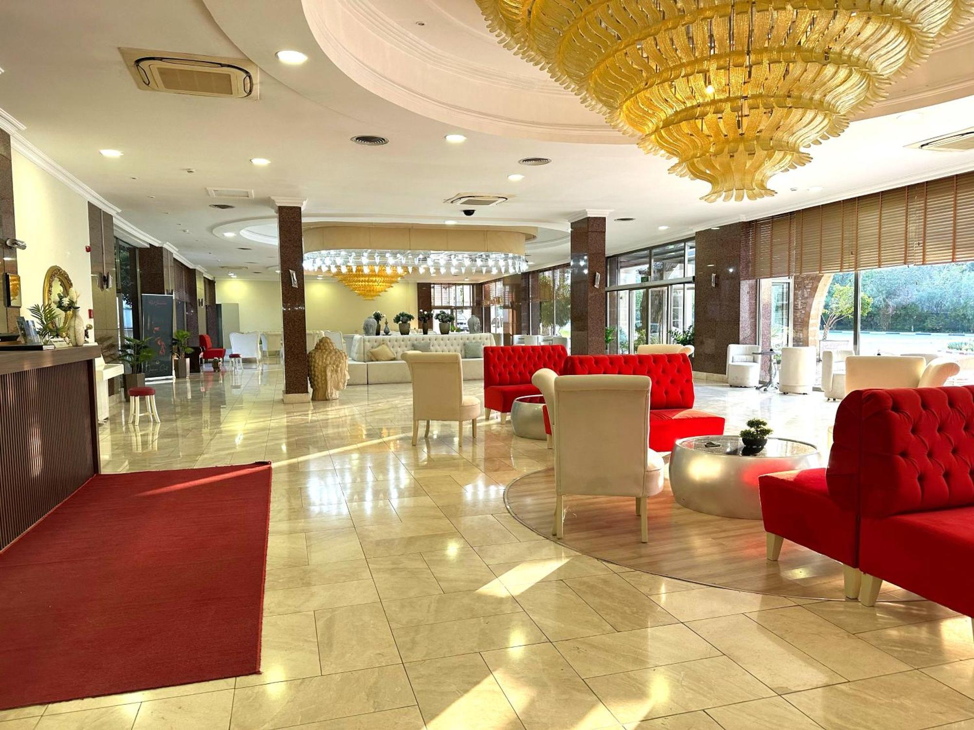 Jasmine Court Hotel Kyrenia  Esterno foto